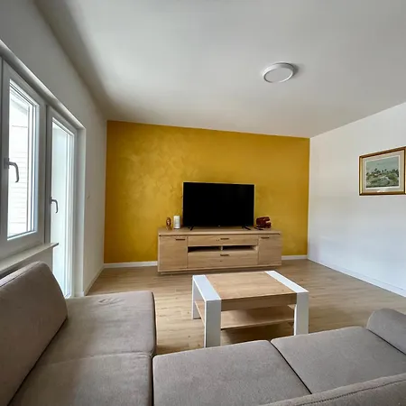 Mirta Villa Zmijavci
