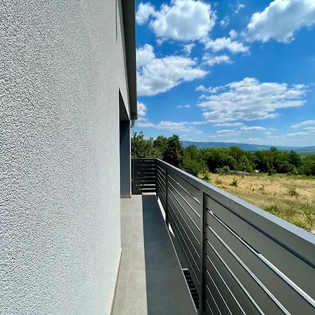 Vila Mirta Zmijavci